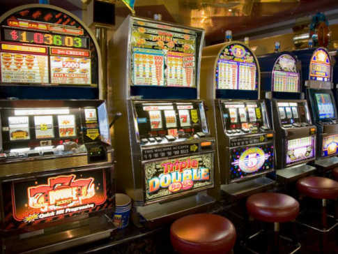 Looking for the best online casino for slot machines? Make sure that you read this before picking an online casino & playing slots.